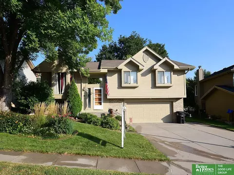 15728 Seward St, Omaha, NE 68118