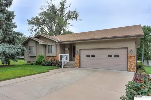 207 Walnut St, Louisville, NE 68037