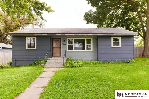 719 S 9th St, Plattsmouth, NE 68048