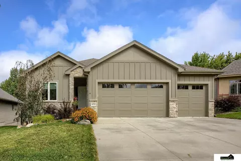 14722 Black St, Bennington, NE 68007