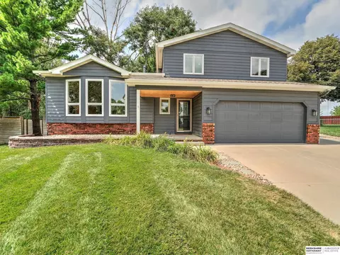 4610 S 154 Avenue Cir, Omaha, NE 68137