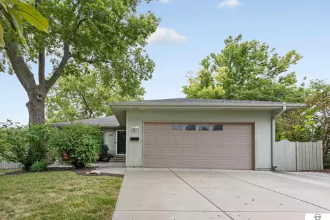 2960 S 11th St, Lincoln, NE 68502
