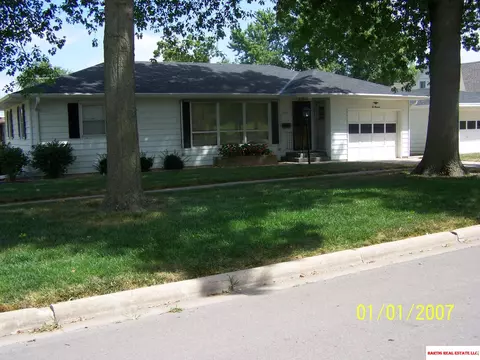 200 S 9th St, Wymore, NE 68466