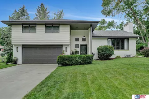 1535 Crestline Dr, Lincoln, NE 68506