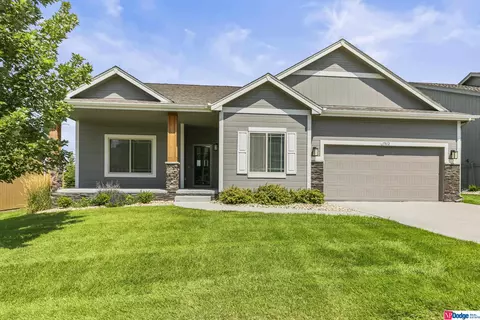 17812 Camden Ave, Omaha, NE 68116