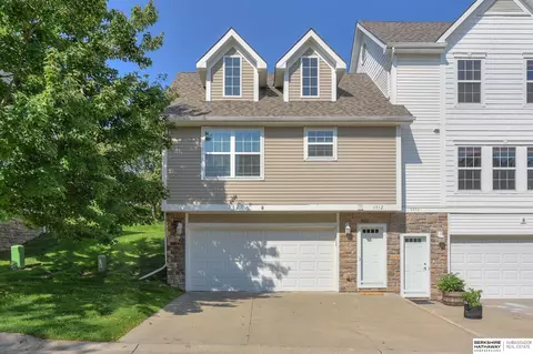 4352 N 147th Plz, Omaha, NE 68116