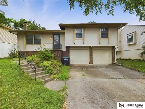 15938 Frances Cir, Omaha, NE 68130