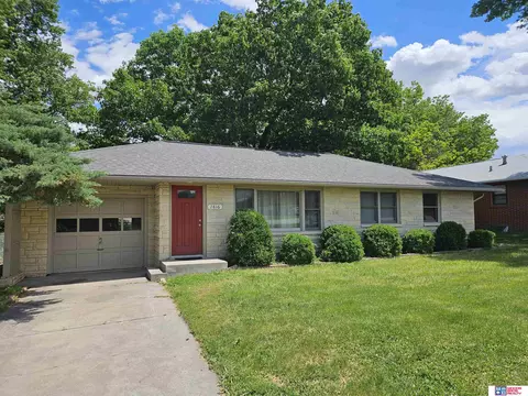 2816 N 63rd St, Lincoln, NE 68507