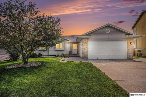 3715 Helwig Ave, Bellevue, NE 68123