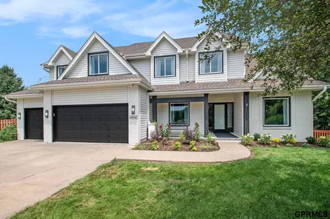 16442 Summit Dr, Omaha, NE 68136