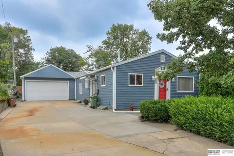 4129 Bartmann Dr, Bellevue, NE 68147
