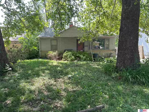 711 S 51st St, Lincoln, NE 68510