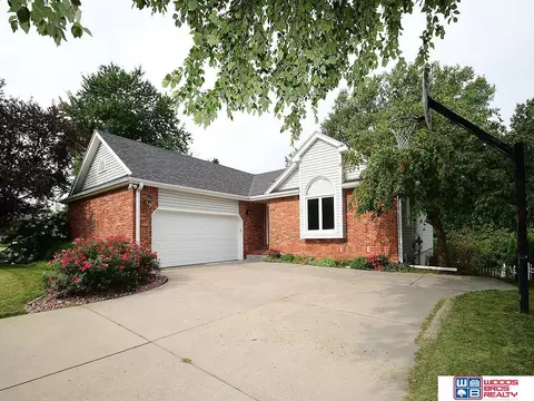 6911 Crooked Creek Ct, Lincoln, NE 68516