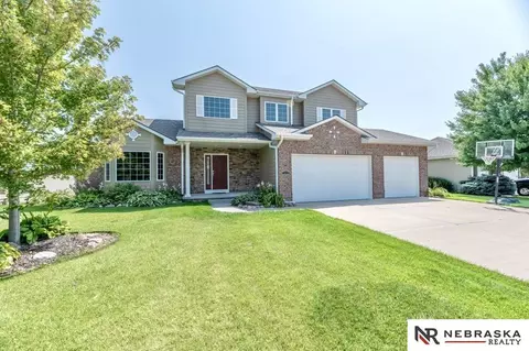 7413 S 169th St, Omaha, NE 68136