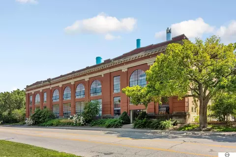 2901 A St #208, Lincoln, NE 68510