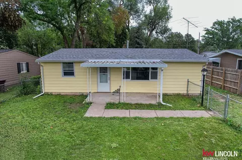 7226 Stanton St, Lincoln, NE 68507