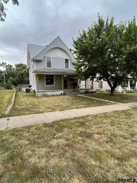 1010 5th St, Fairbury, NE 68352