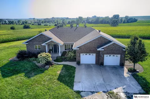 1175 Rood Dr, Wahoo, NE 68066 photo 2