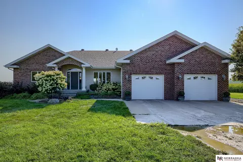 1175 Rood Dr, Wahoo, NE 68066