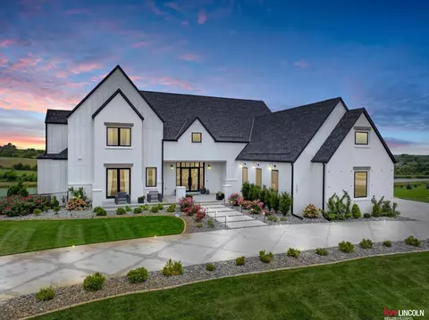 2255 SW 47 St, Lincoln, NE 68522