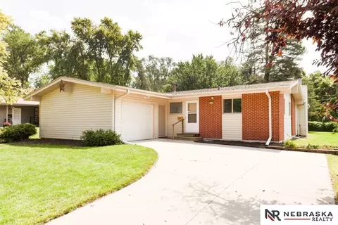 8765 Fowler Ave, Omaha, NE 68134