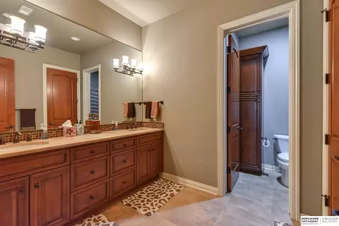 Bath - 13402 Hamilton St, Omaha, NE 68154 photo 8 of 8