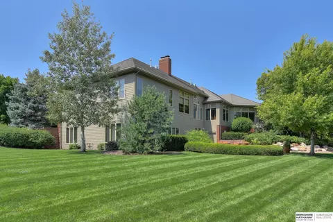 Exterior - 13402 Hamilton St, Omaha, NE 68154 photo 4 of 9
