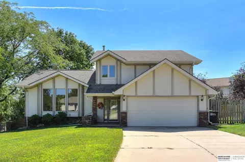 15517 Jones Cir, Omaha, NE 68154