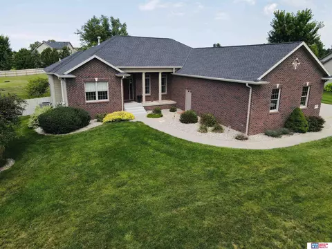 1122 E Seward St, Seward, NE 68434