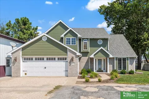 2125 Mid Lake Dr, Union, NE 68455