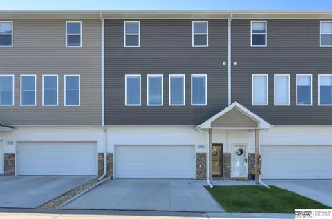 18197 Polk Ct, Omaha, NE 68135
