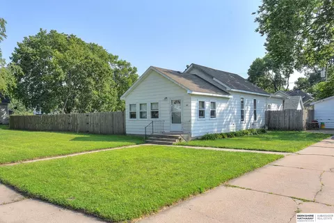 107 Lincoln Ave, Waterloo, NE 68069
