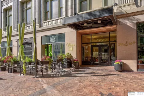 300 S 16th St #1406, Omaha, NE 68102