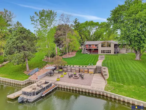 6550 W Shore Dr, Lincoln, NE 68516