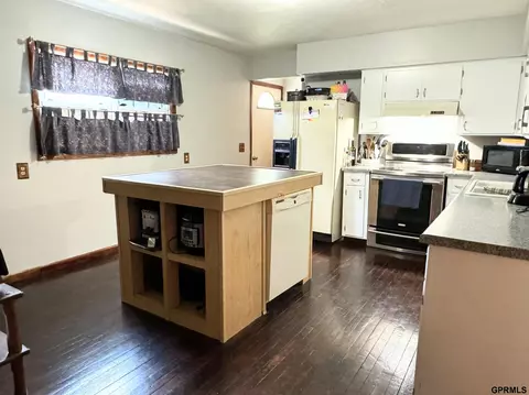 Kitchen - 120 E Barbara St, Brainard, NE 68626 photo 3 of 3