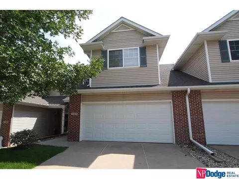 15373 Amy Plz, Omaha, NE 68137