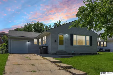 4405 N 53rd St, Omaha, NE 68104