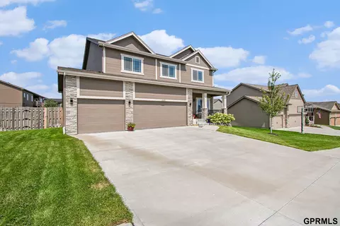 16610 Read St, Bennington, NE 68007