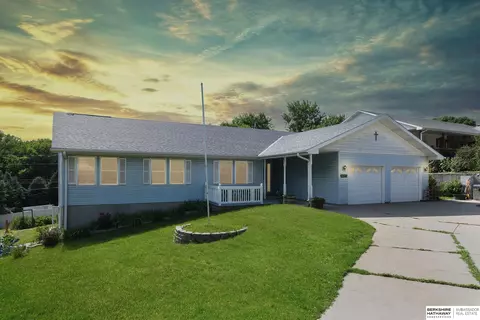 4801 Hiland Dr, Blair, NE 68008