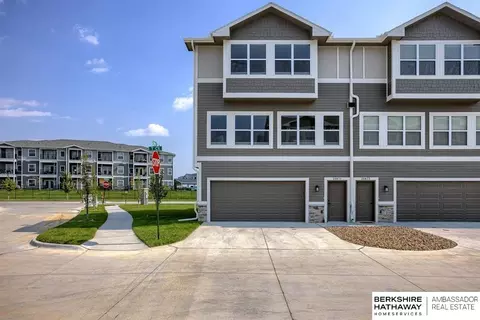 20862 S Plz, Elkhorn, NE 68022