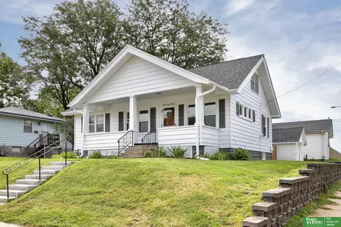 4111 J St, Omaha, NE 68107