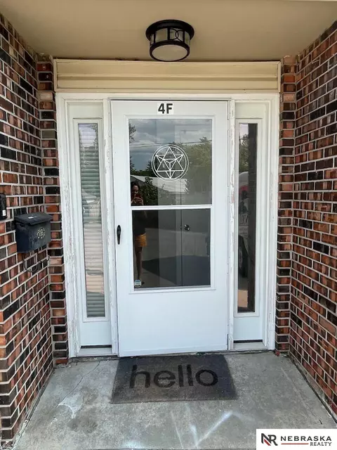 1120 Delmar Dr #4F, Papillion, NE 68046