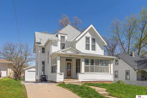 3828 Seward St, Omaha, NE 68111