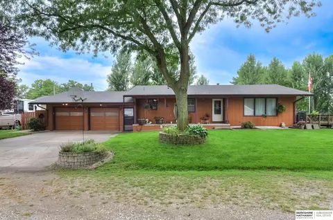 307 N Cedar St, Hooper, NE 68031