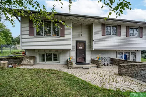 245 Courtvue Dr, Blair, NE 68008
