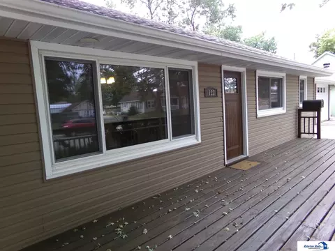 122 Cedar St, Beatrice, NE 68310 photo 5