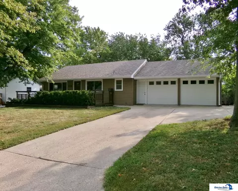 122 Cedar St, Beatrice, NE 68310