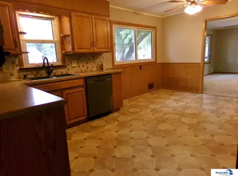 122 Cedar St, Beatrice, NE 68310 photo 16