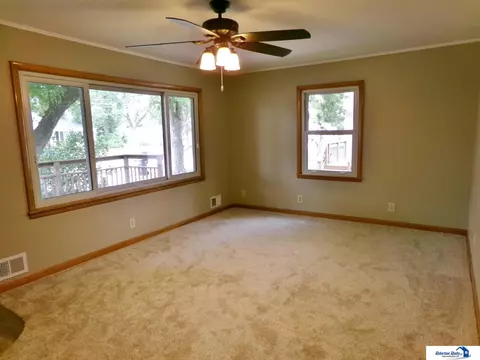 122 Cedar St, Beatrice, NE 68310 photo 9