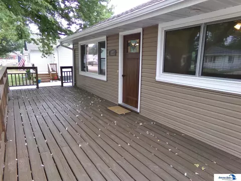 122 Cedar St, Beatrice, NE 68310 photo 4